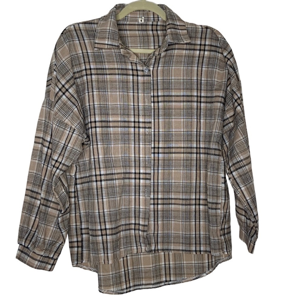 Classic Fashion brown plaid buttoned down top. Size M